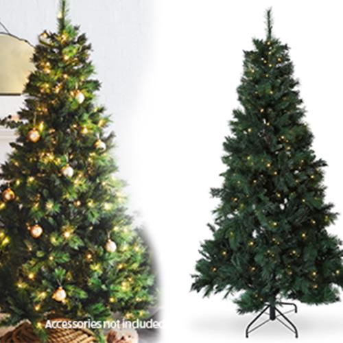 ALDI’s Pre-Lit Christmas Tree Is BACK In Stores Next Week