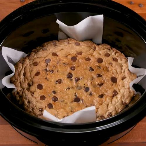 You Can Make A Giant Deep Dish Cookie In Your Slow Cooker