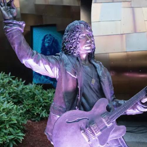 Chris Cornell Statue Vandalised Outside Seattle Museum Of Pop Culture