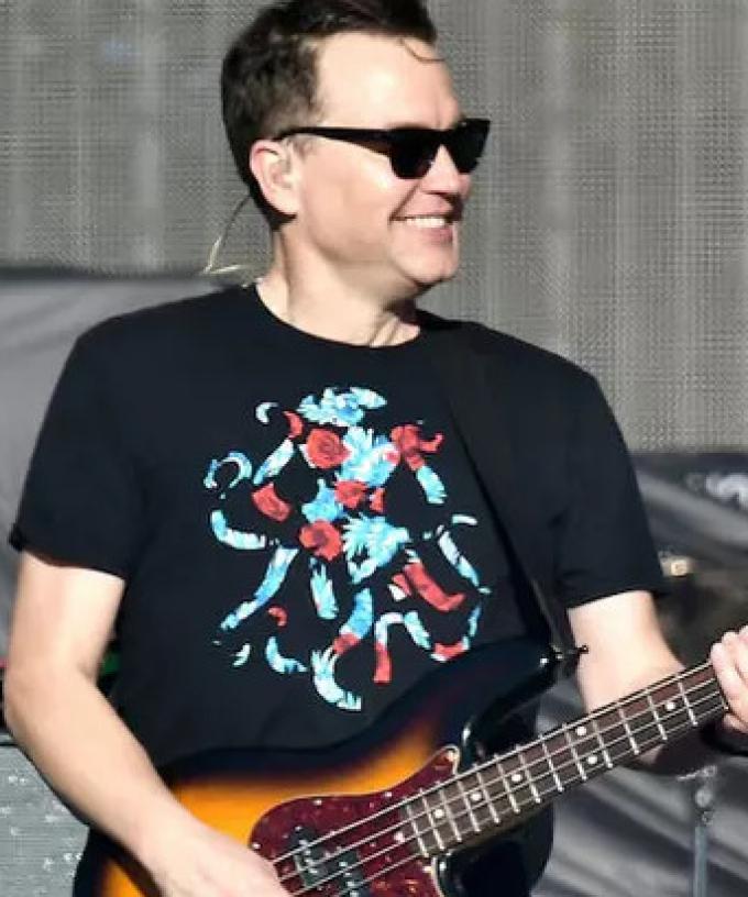 Mark Hoppus Shares Throwback Picture That Reveals Peculiar Physical Difference