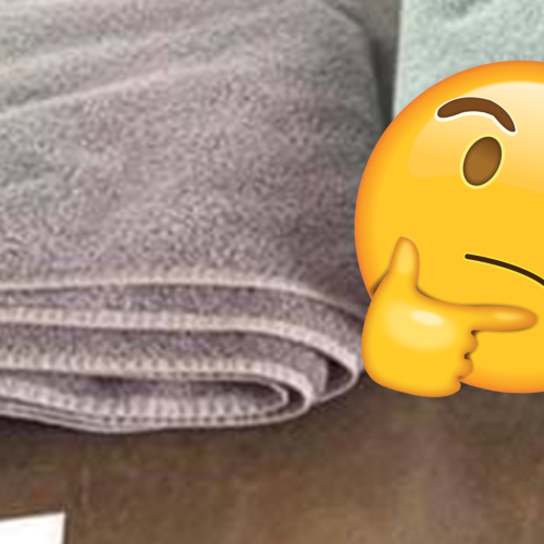 This Photo Of Three TOWELS Has Everyone Arguing And Who Knew That It Was A Problem?