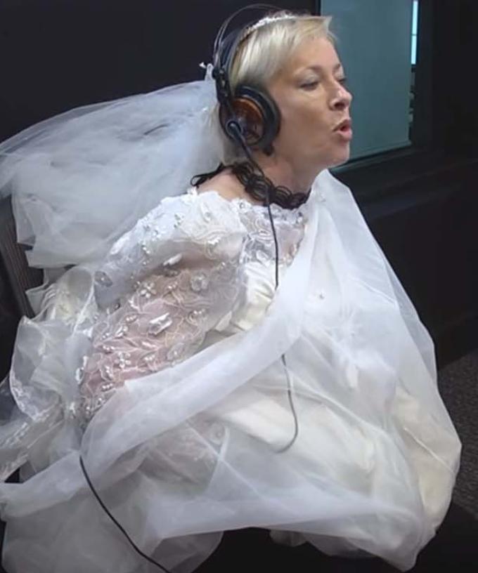 Amanda Keller Tries The 'BRIDAL BUDDY' Which Allows Brides To Use The  Toilet In Their Wedding Dress