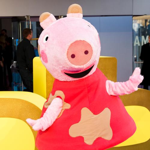 Rapper Kanye West Is In A Twitter Feud With PEPPA PIG!