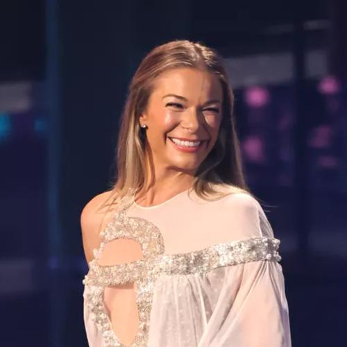 LeAnn Rimes Performs An Iconic Song Decades Apart & It Will Give You Chills
