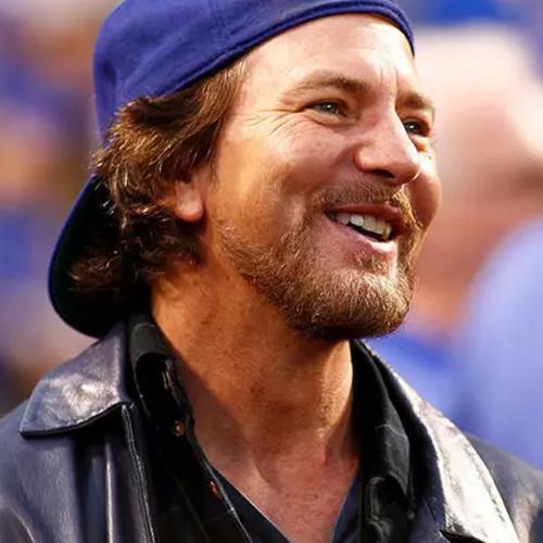 Eddie Vedder Uses Pearl Jam's VMA Trophies As A Doorstop