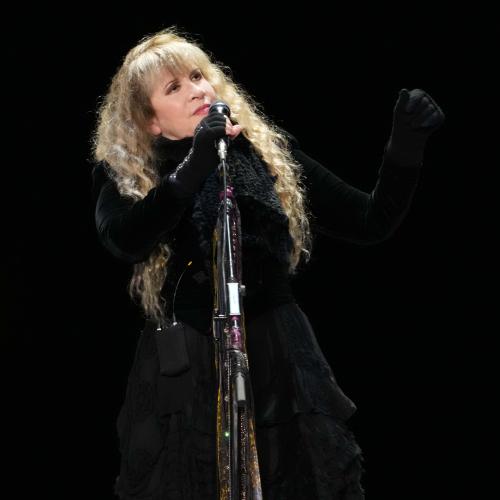 Watch Stevie Nicks Perform Tearful Tribute To Christine McVie