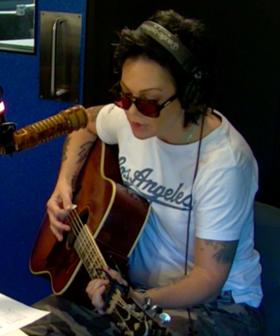 Sarah McLeod Performs 'House Of The Rising Sun' Live In The Studio