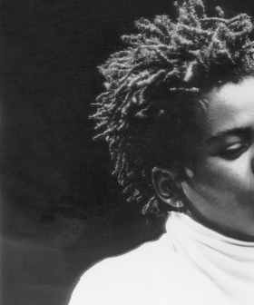 Tracy Chapman Becomes First Black Woman To Win A CMA Award For "Fast Car"